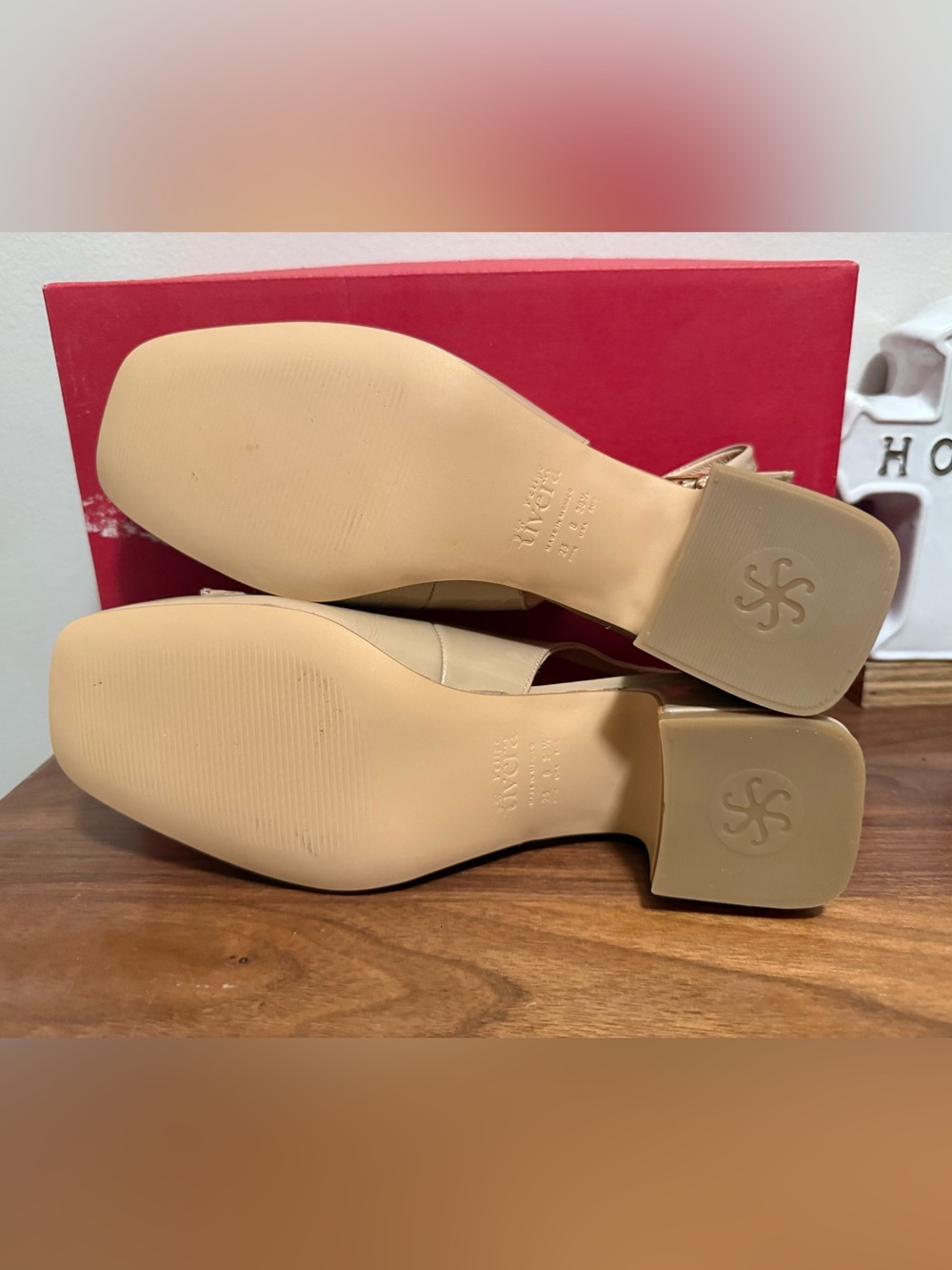 Nude Patent Slingback Block Heel with Gold Chain Accent size 8 - Picture 8 of 12